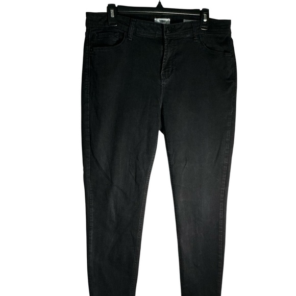 EUC Kensie Women's Classic Black Skinny Jeans Ankle Mid Rise Size 14 - Picture 1 of 9